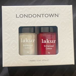 London Town nail polish 
BRAND NEW 
Duo set in color frosted berries
